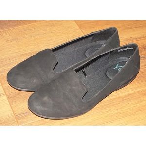 Yuu Black Work Flat Shoes